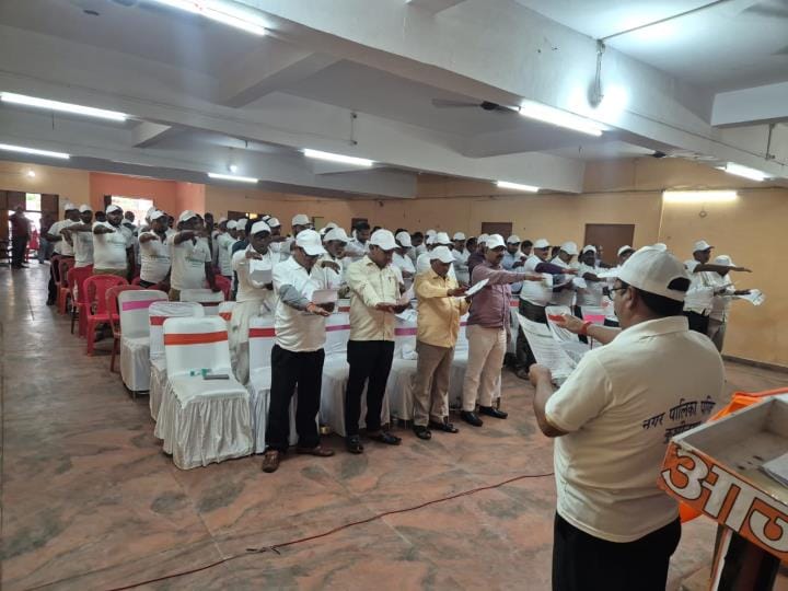 The employees were administered the oath of cleanliness