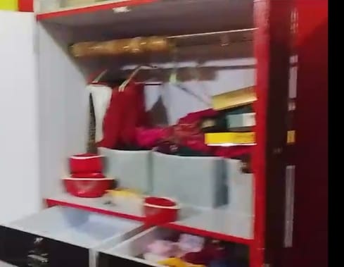 Thieves broke the lock of an empty house and stole jewelry and cash worth 15 lakhs