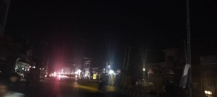 A quarter of the city's streetlights are out of order, increasing the risk of accidents in the dark.