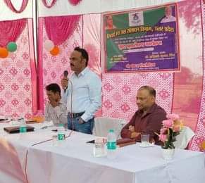 Chief Engineer inspected the tube well and took suggestions from the farmers.
