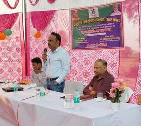 Chief Engineer inspected the tube well and took suggestions from the farmers.
