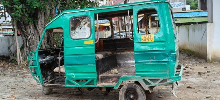 Tempo driver arrested for molesting a girl