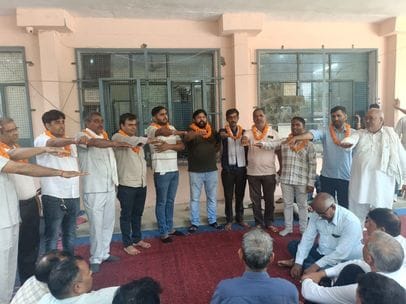 Former MLA launched a cleanliness drive, Satya Prakash Yadav became the head.
