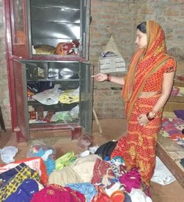 Jewellery worth Rs 2.50 lakh and Rs 56,000 stolen from the houses of two farmers