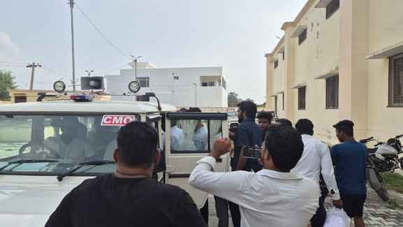 After abusing the doctor, the CMO was manhandled