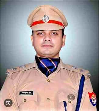 Neeraj Jadon, who has made a place in the hearts of the people, is on his journey to Aligarh, Ashok is the new SP.