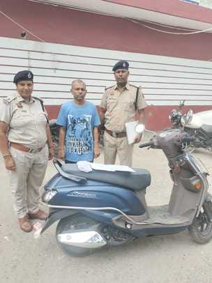Driver arrested for stealing money from car