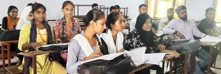 Interest in Urdu-Sanskrit decreased, politics-history became students' choice