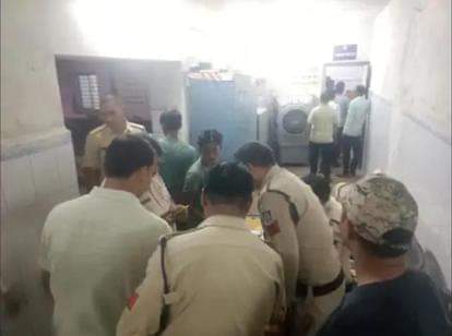अस्पताल में पहुंची पुलिस