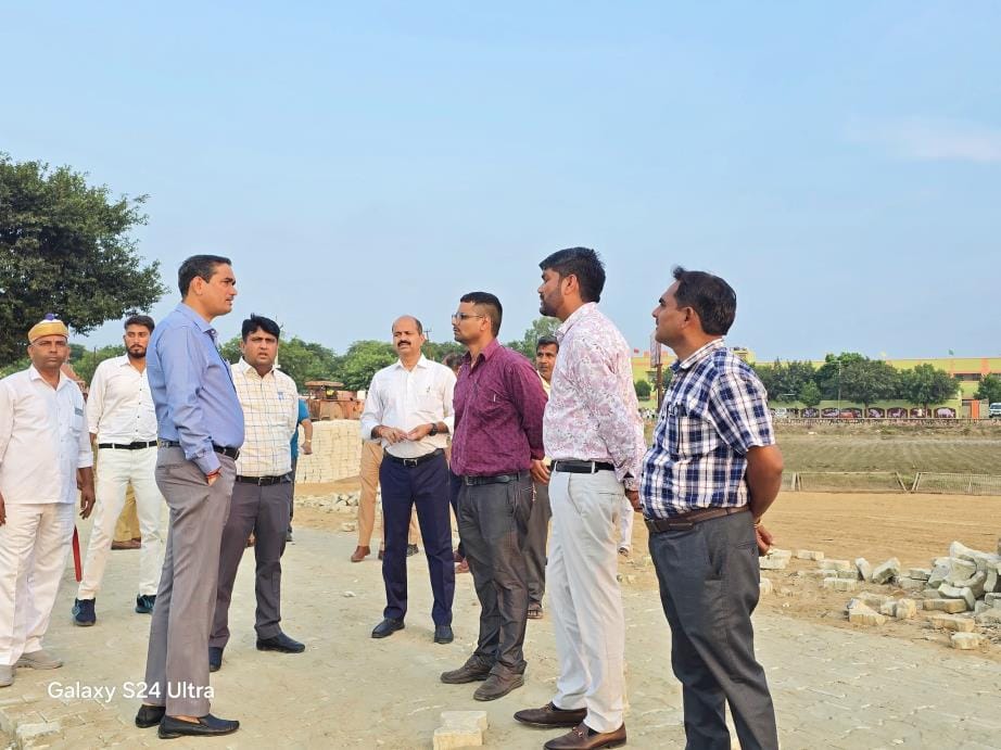 The District Magistrate and SSP inspected the Deendayal Mela site.