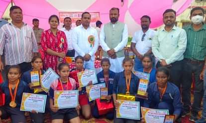 Kalan's team wins volleyball boys category