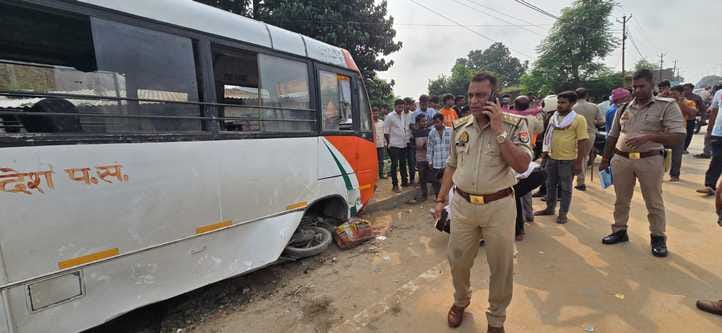Bike rider dies after colliding with private bus