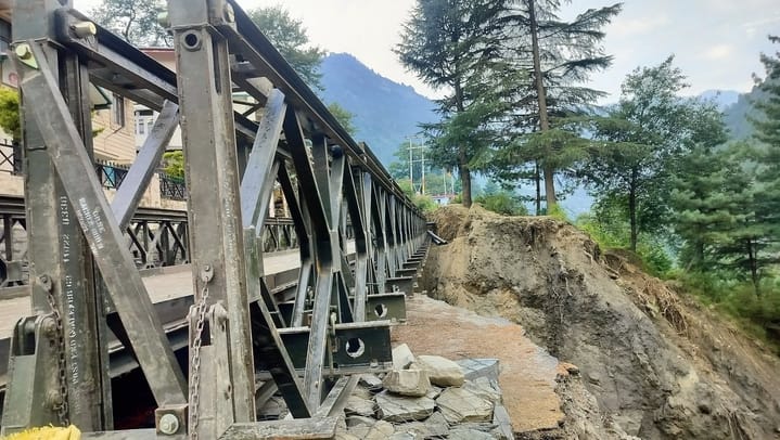 120 feet long Bailey bridge ready in Dhochak, vehicles will run from today
