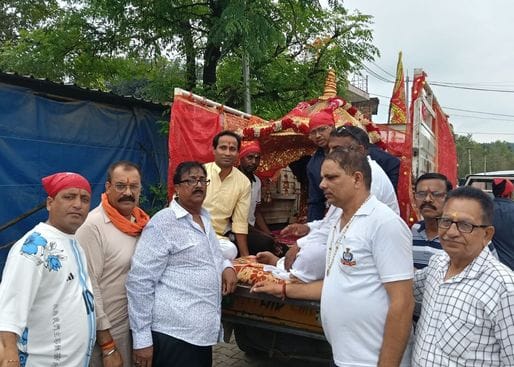 Devotees reached Trilokpur to take light from the temples.