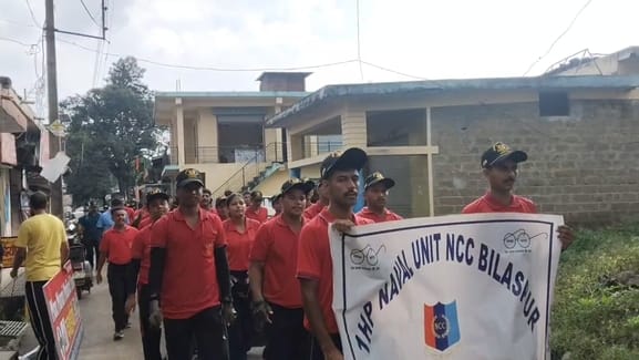 NCC cadets gave the message of cleanliness in Aauhar area.