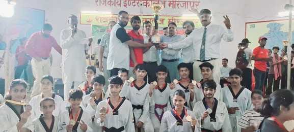 Agra division won the title of overall champion