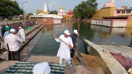 Officials did Shramdaan on Prime Minister Modi's birthday