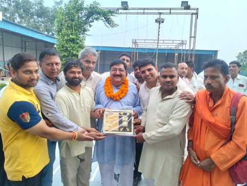 State award winning principal welcomed in his native village