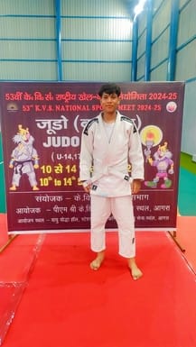 Defying challenges, two sisters are making a name for themselves in judo.