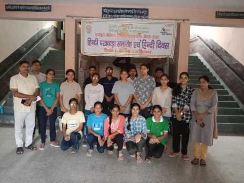 Aarushi and Saanvi Bansala first in extempore speech competition