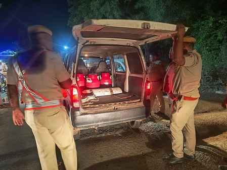 Intensive police blockade on Haryana-Rajasthan border, 9 vehicles challaned