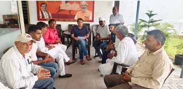Farmers met the MP regarding the problem of DAP.