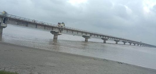 Kadarganj Ganga bridge remains dark