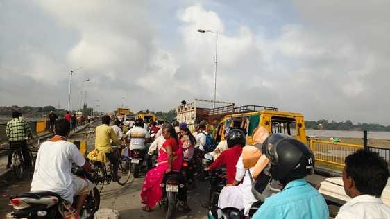 Two-wheeler riders are acting arbitrarily on the bridge, causing traffic jams.