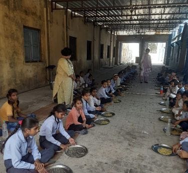 BEO should regularly check mid day meal: Sunil