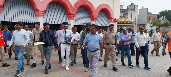 DRM inquired about the condition of passenger facilities