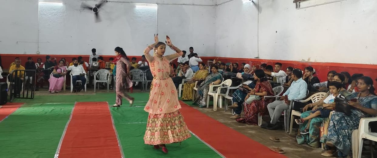 Divisional Arts Festival: Nandini of Sultanpur dominated in singing and Shivam of Ayodhya in dancing.