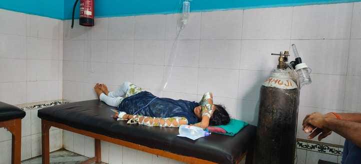 Siddharthnagar News: Four friends were electrocuted and burnt