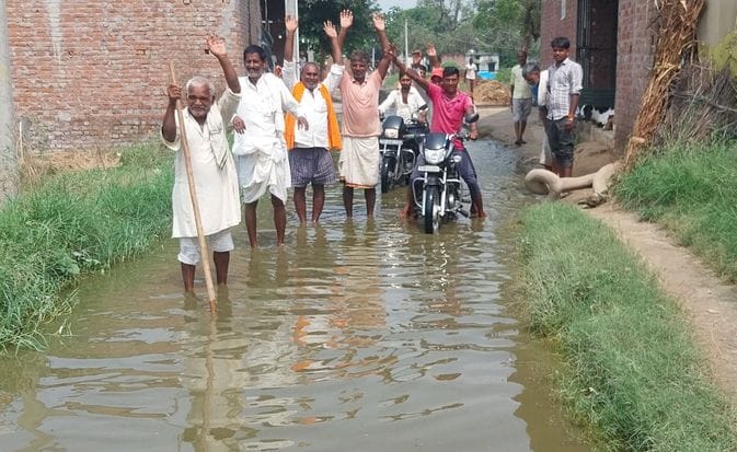 Villagers upset over waterlogging staged a protest