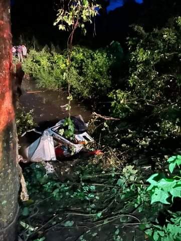 Traumatic accident on Betul highwayThe car went out of control and fell into a deep well