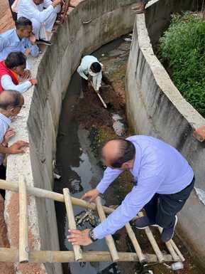 shivpuri-Ruling MLA raises questions on drain constructed at a cost of Rs 2 crore