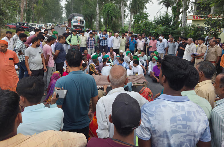 Highway blocked after farmer dies of electrocution
