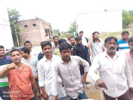 Commotion at the post-mortem house due to the delay in arrival of doctors