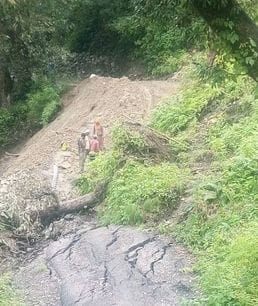 The Road Could Not Be Restored In Seripul And Damrali - Rampur Bushahar News - Rampur Bushahar News:एक माह बाद भी सेरीपुल और डमराली में बहाल नहीं हो पाई सड़क