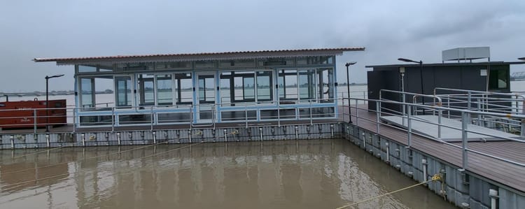 अयोध्या दीपोत्सव: सरयू नदी पर बना फ्लोटिंग रेस्टोरेंट, पर्यटकों के लिए नया आकर्षण