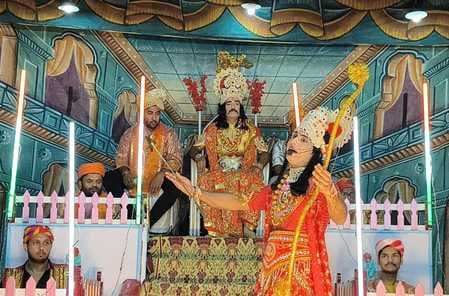 Raghurai was born in Awadh, celebrations were held in every home, congratulations were rang out.