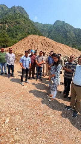 Joint inspection on illegal debris dumping, strict instructions to the construction company