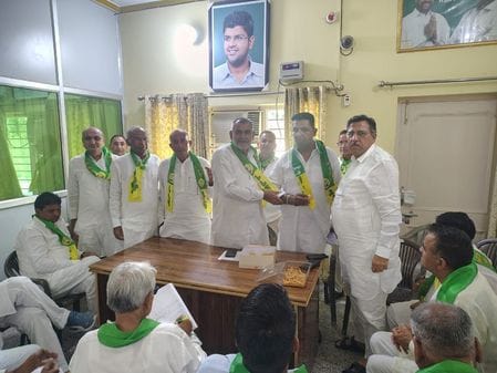 JJP handed over the responsibility of senior vice president of the district to Virendra, Rajbir and Dharampal.