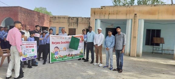 Making students aware about cleanliness