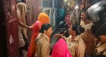 Sex racket busted in guest house, 14 arrested including 11 women