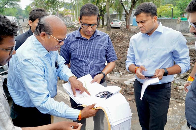 Municipal Corporation doing construction Simhastha 2028. Divisional Commissioner arrived inspection happened