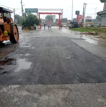 90 lakh rupees received from the government, damaged roads started getting repaired