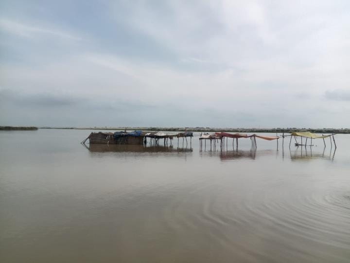 The Saryu River in Barhaj is one meter above the danger mark.