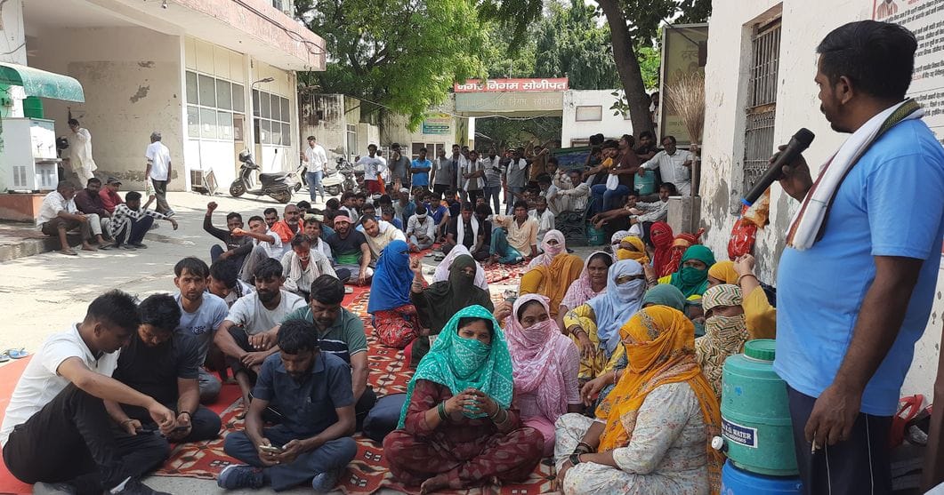 Sanitation workers chased and beat the sanitation inspector and contractor.