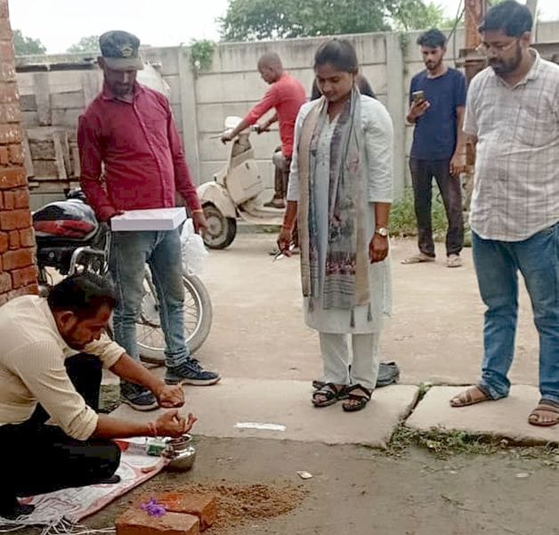 Construction of interlocking road started in Naya Basti