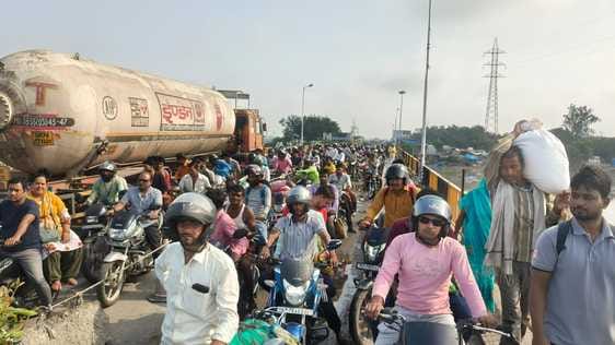 Slow pace of bridge repairs causes traffic jams for hours